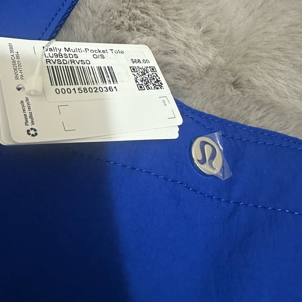 NWT Lululemon Daily Multi-Pocket Tote Bag 20L Riverside - Picture 4 of 6
